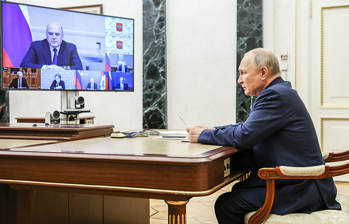 Путин отметил начало снижения годовой инфляции в России Путин отметил начало снижения годовой инфляции в России